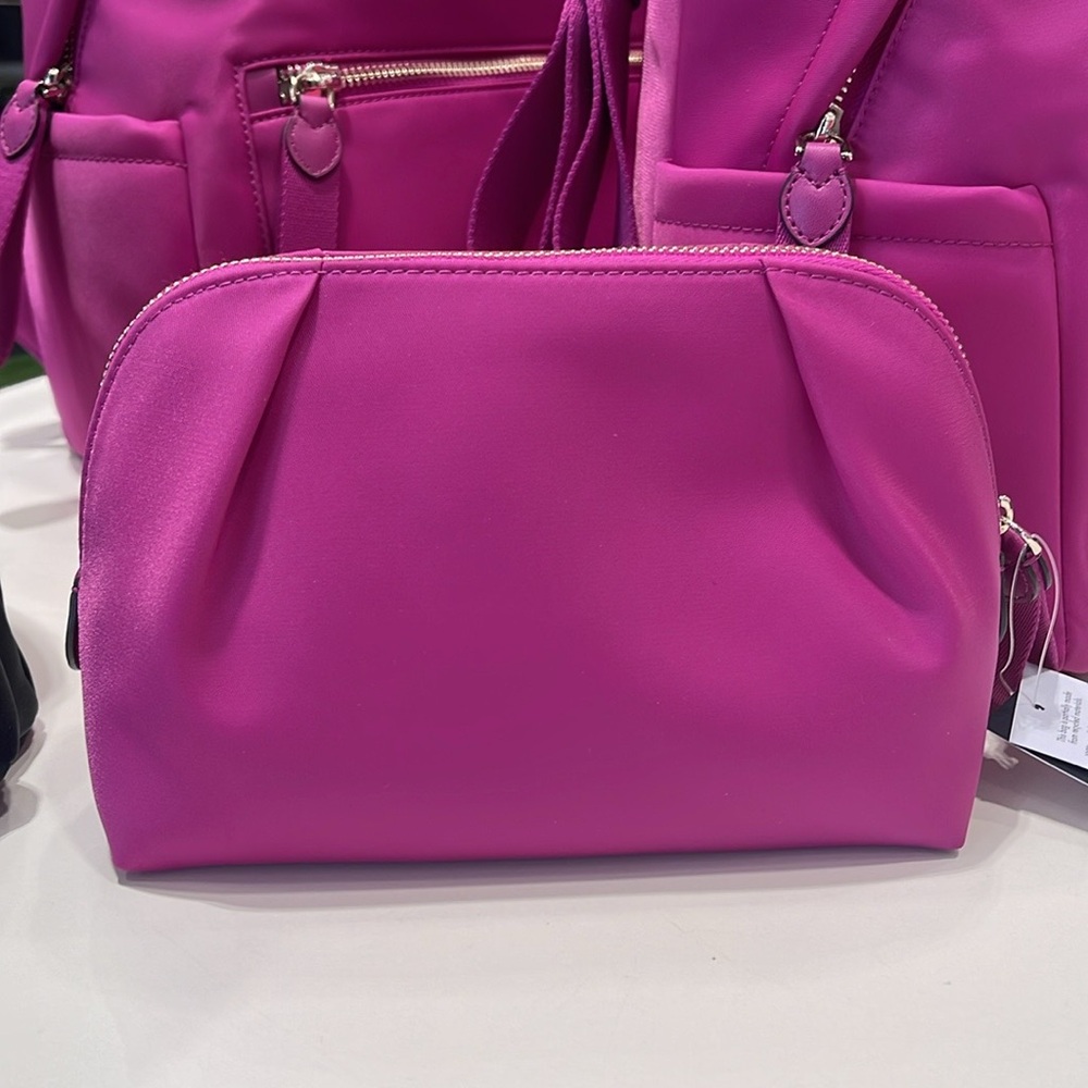 Kate Spade Chelsea Nylon Cosmetic Bag
Baja Rose
NWT - Picture 11 of 16